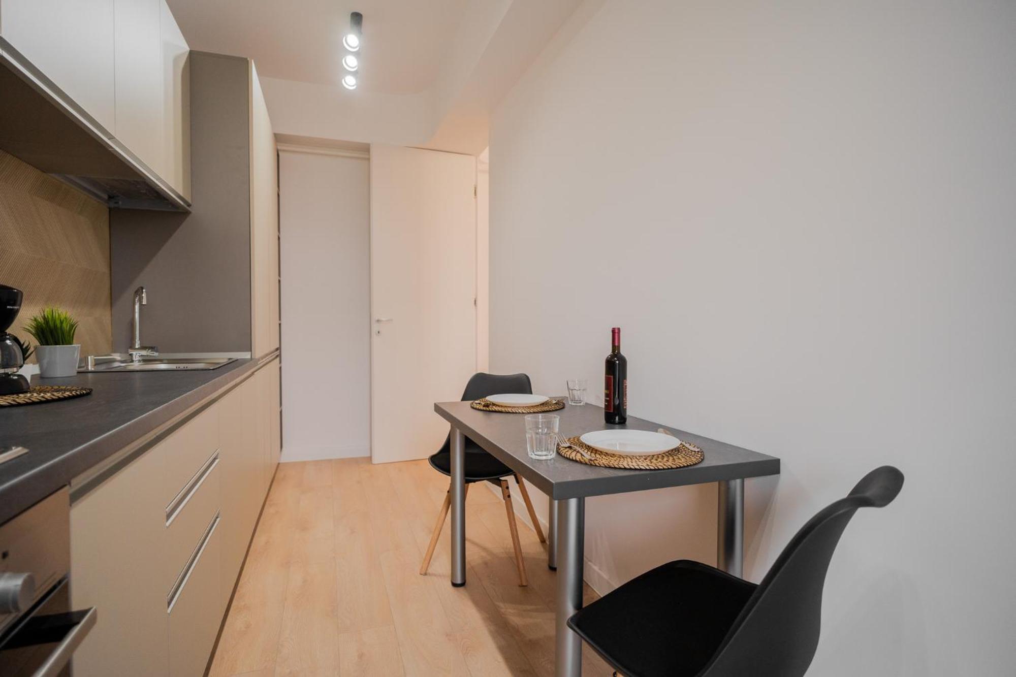 Amazing View Apartments - Iuliu Maniu & Politehnica Park Bucarest Exterior foto